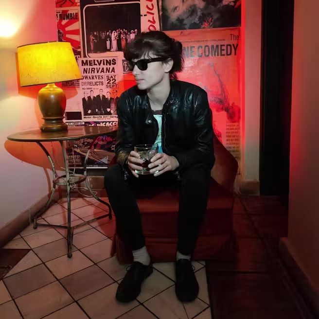 Red de salas presenta: Srta Trueno Negro
